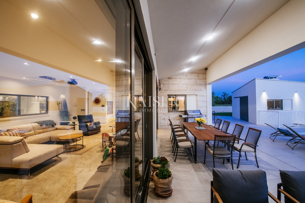 Casa Smoković, Zemunik Donji, 320m2