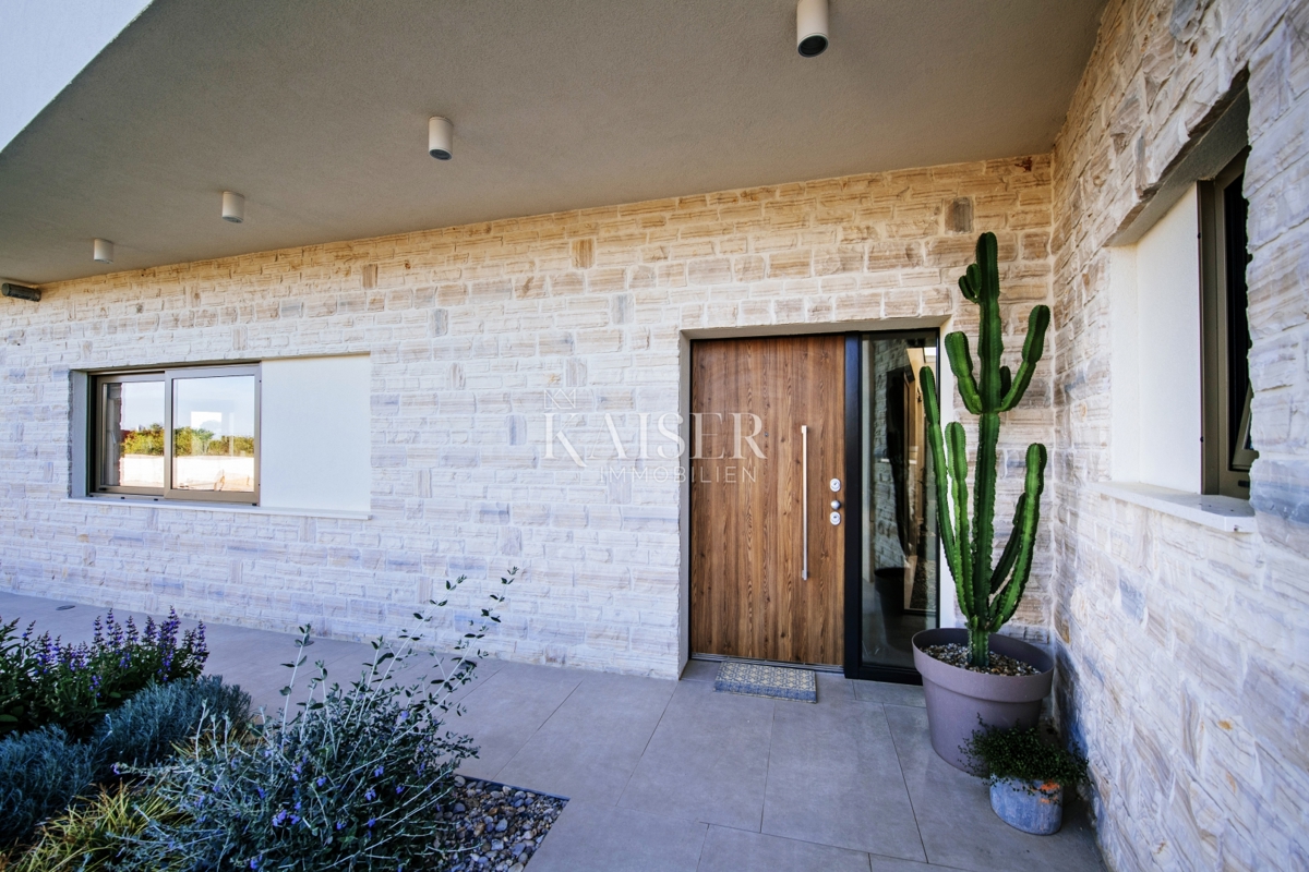 Casa Smoković, Zemunik Donji, 320m2