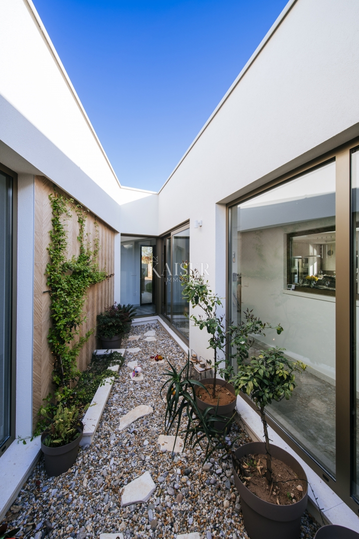 Casa Smoković, Zemunik Donji, 320m2