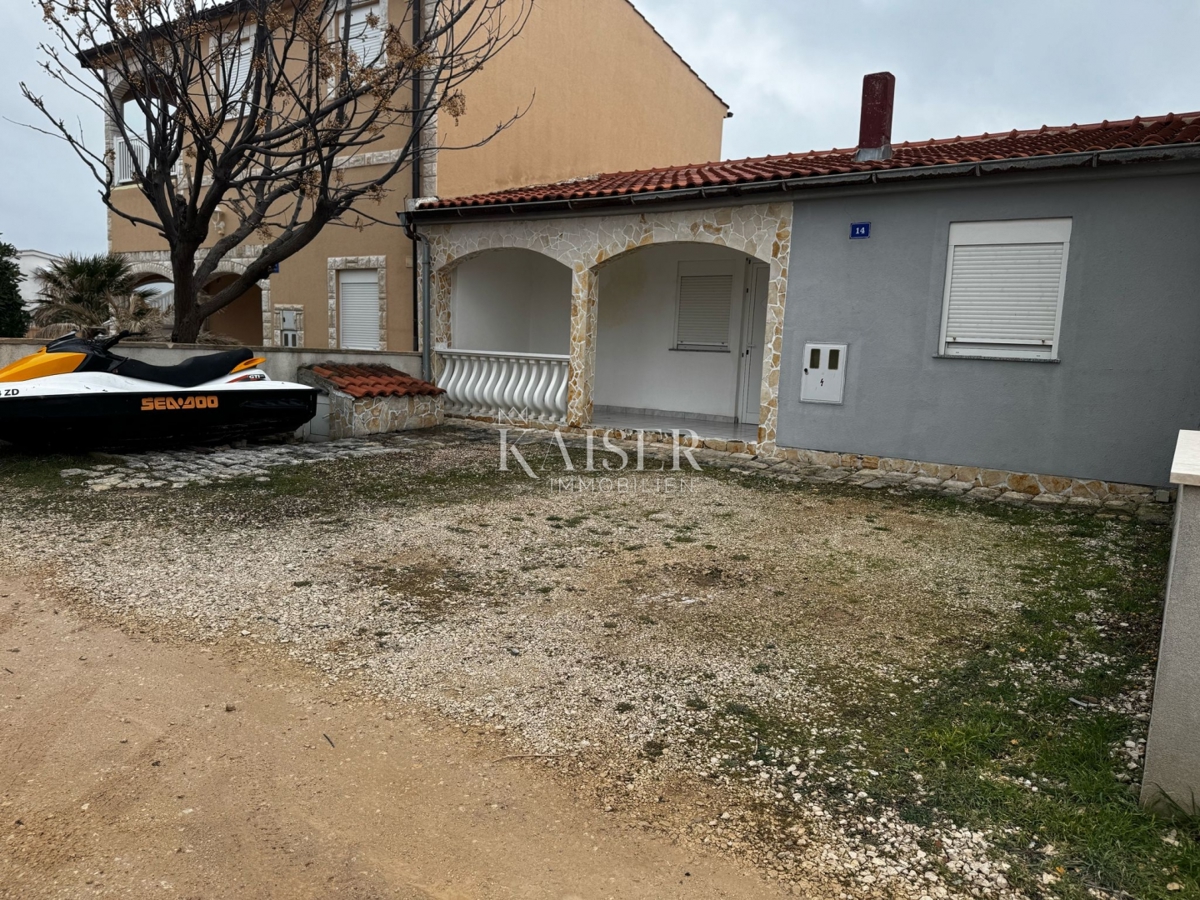 Zara, Vir casa con potenziale a 100 metri dal mare 