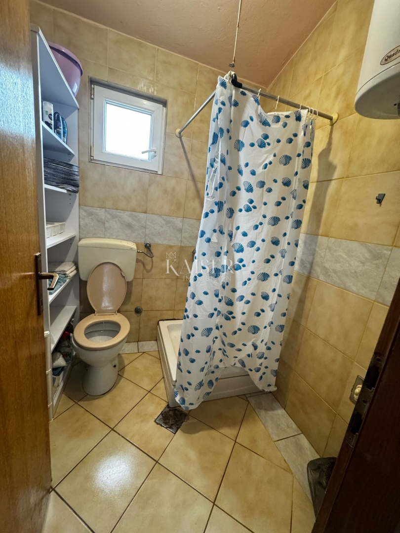 Zara, Vir casa con potenziale a 100 metri dal mare 