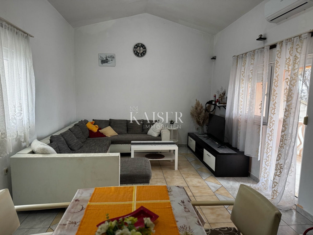 Zara, Vir casa con potenziale a 100 metri dal mare 