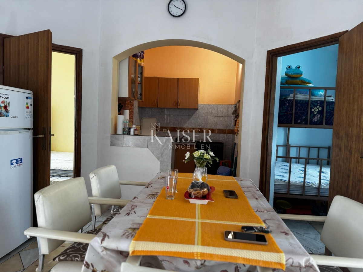 Zara, Vir casa con potenziale a 100 metri dal mare 