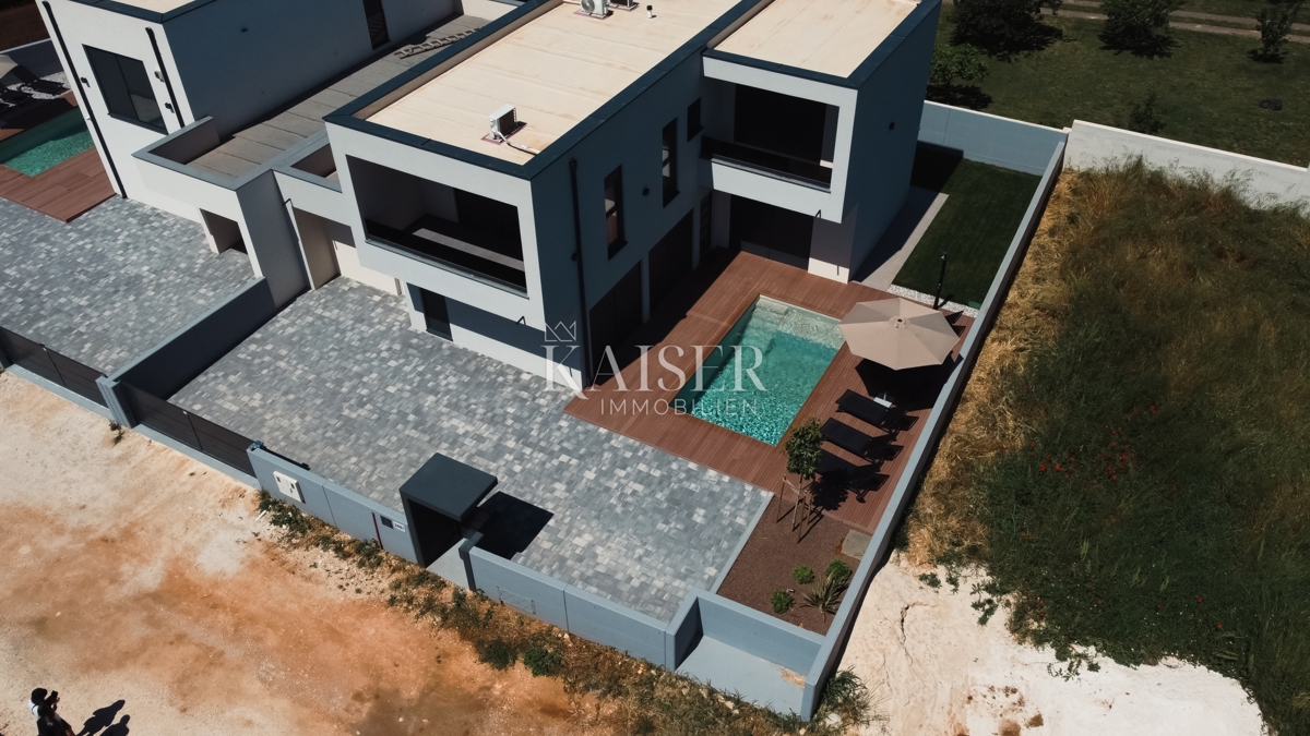 Istria, Pomer - villa moderna 198m2, 3 minuti a piedi dal mare
