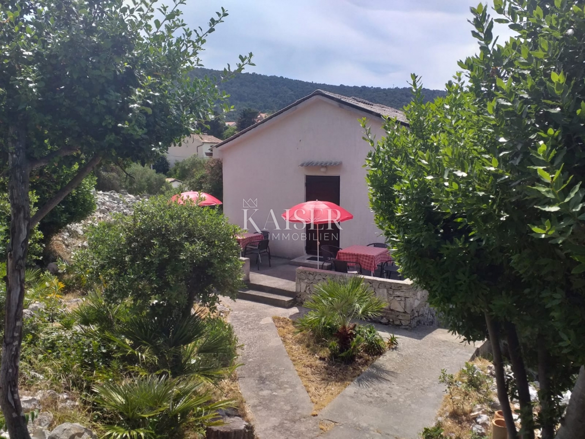 Veli Lošinj, casa nella baia di Rovenska - 70 m dal mare, immersa nel verde