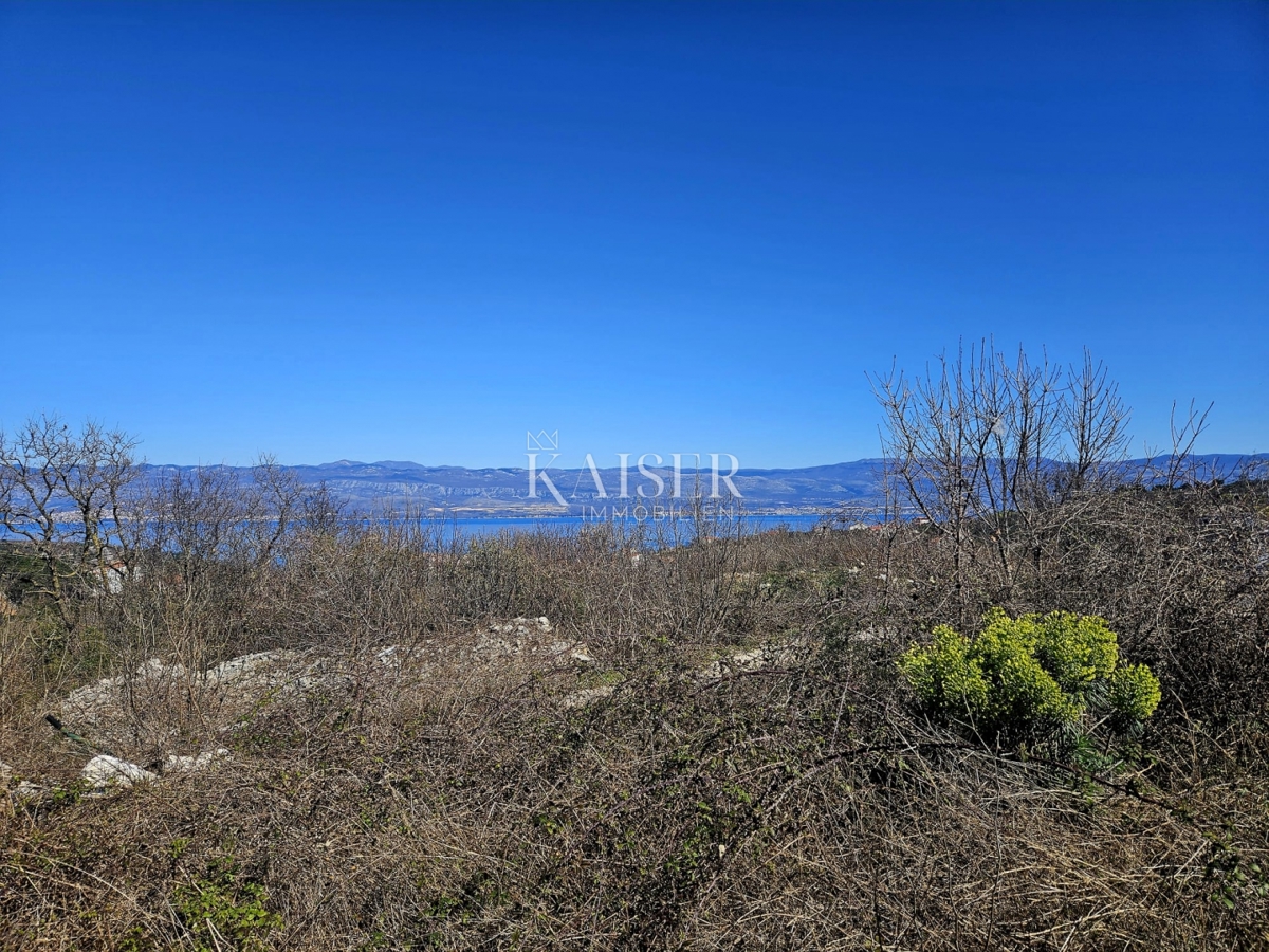 Vrbnik - terreno edificabile 2.500 m2, vista mare