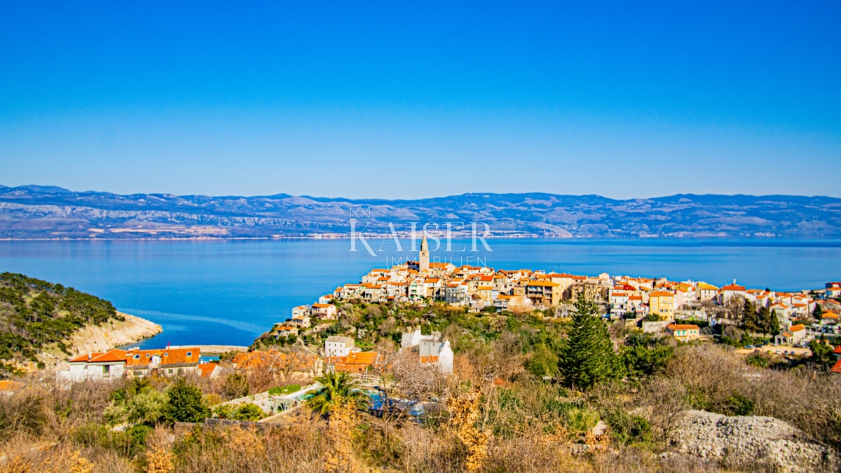 Vrbnik - terreno edificabile 2.500 m2, vista mare