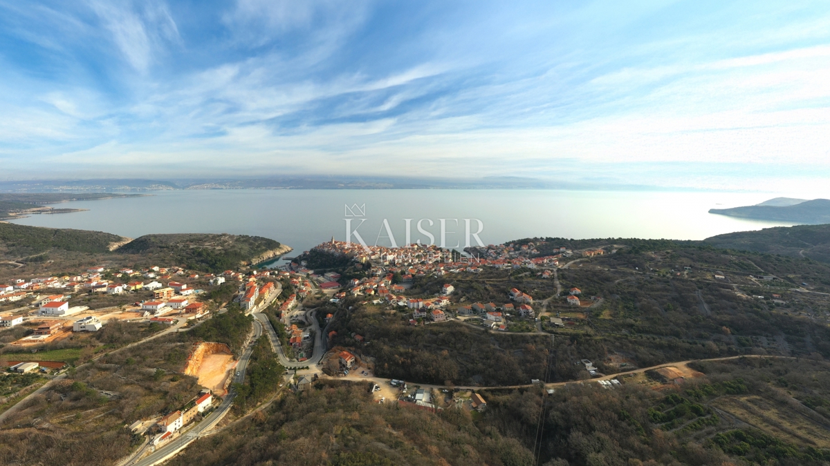 Vrbnik - terreno edificabile 2.500 m2, vista mare