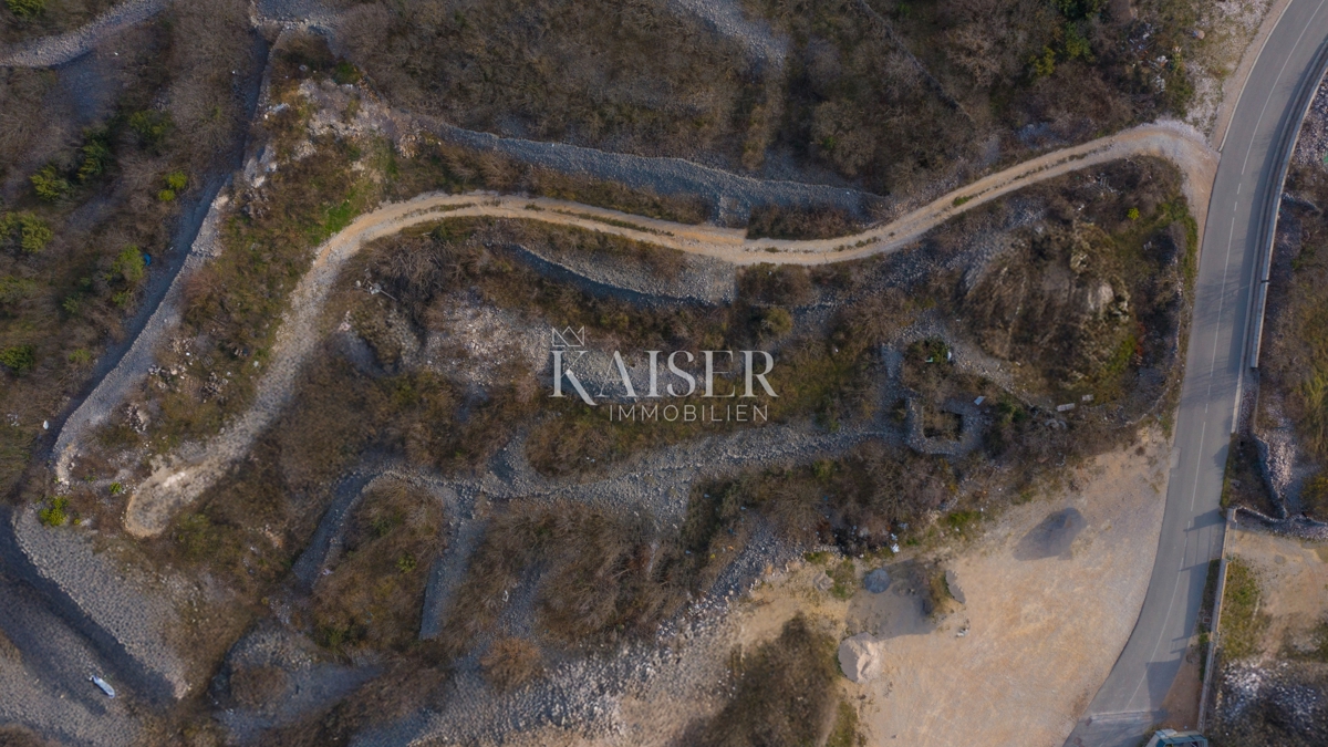 Vrbnik - terreno edificabile 2.500 m2, vista mare