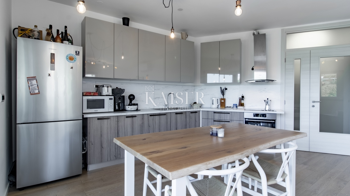 Rijeka, Martinkovac - splendido appartamento con 3 camere da letto e due posti auto