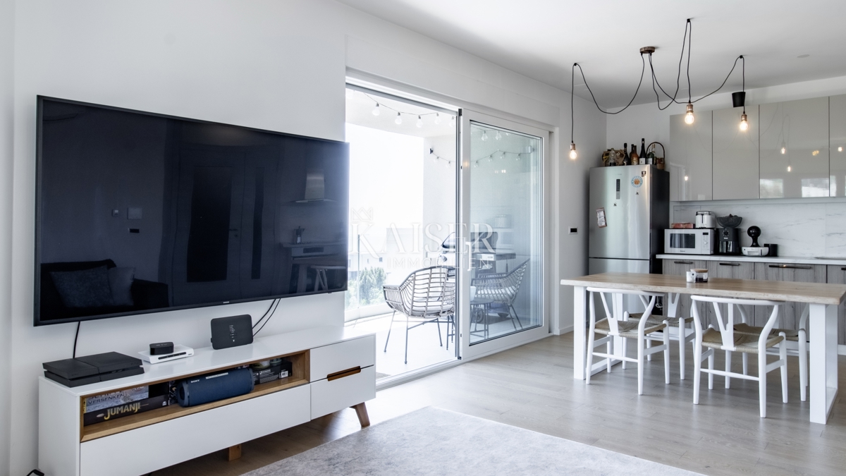 Rijeka, Martinkovac - splendido appartamento con 3 camere da letto e due posti auto