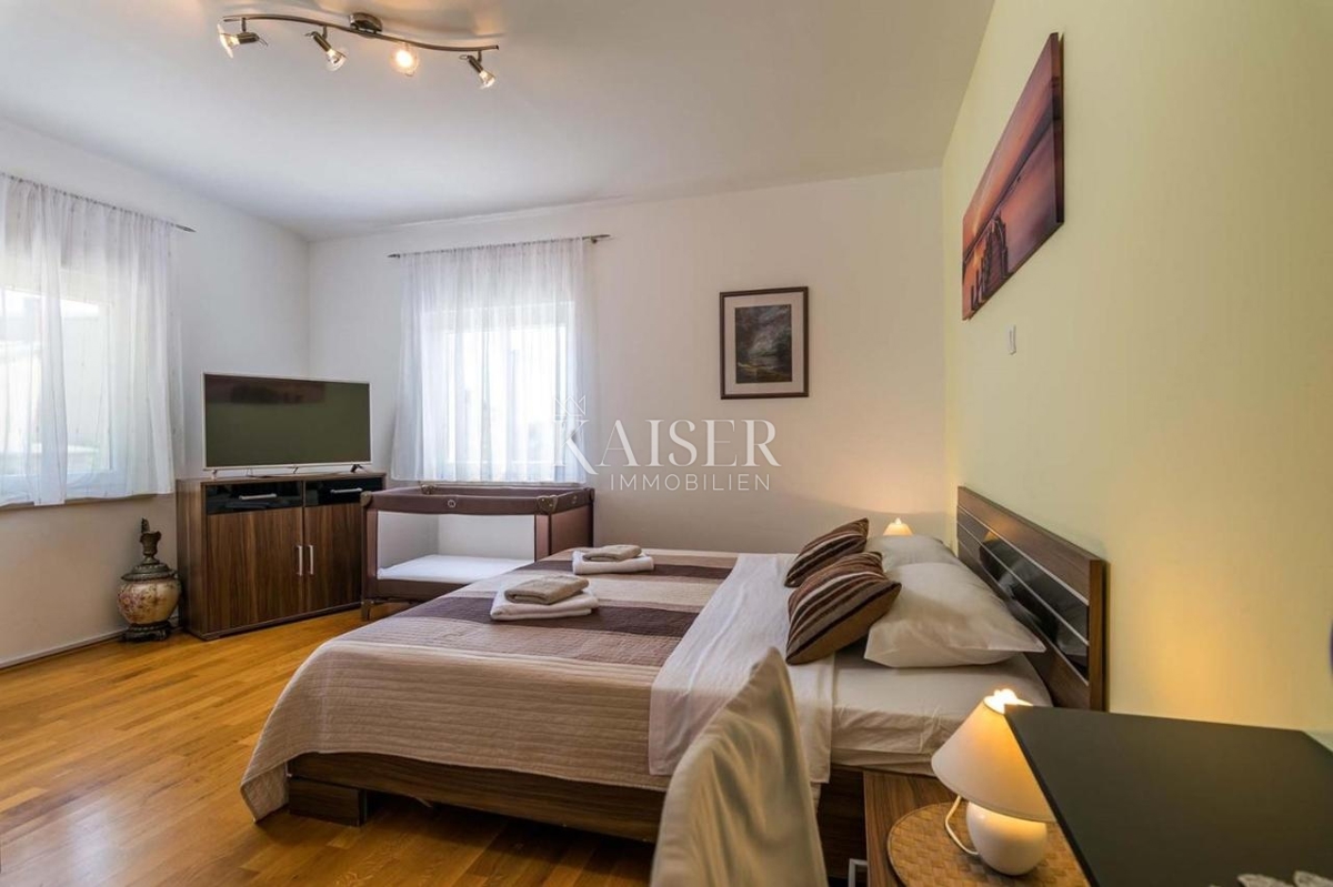 Istria, Pola - Casa familiare di 250 m² in posizione attraente con piscina