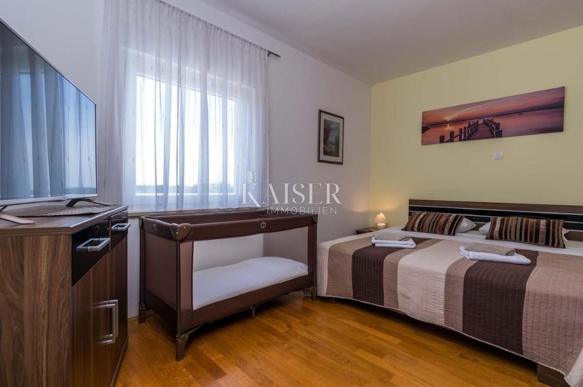 Istria, Pola - Casa familiare di 250 m² in posizione attraente con piscina