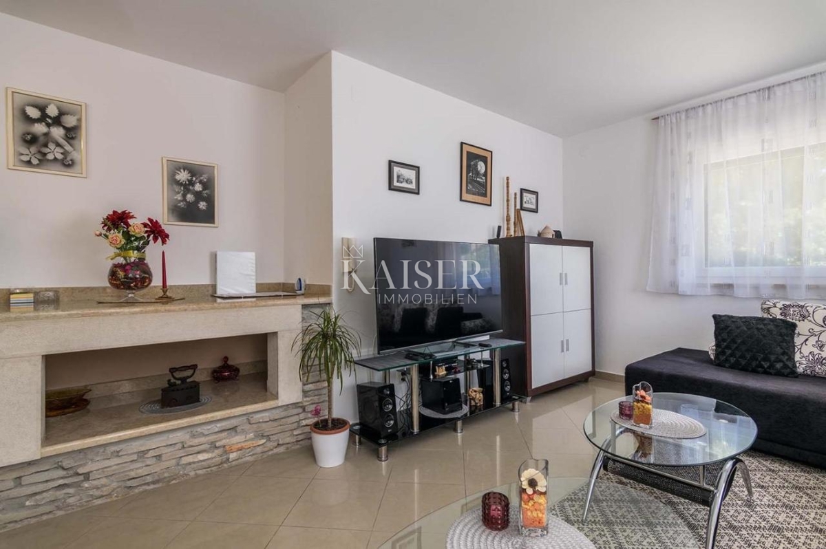 Istria, Pola - Casa familiare di 250 m² in posizione attraente con piscina