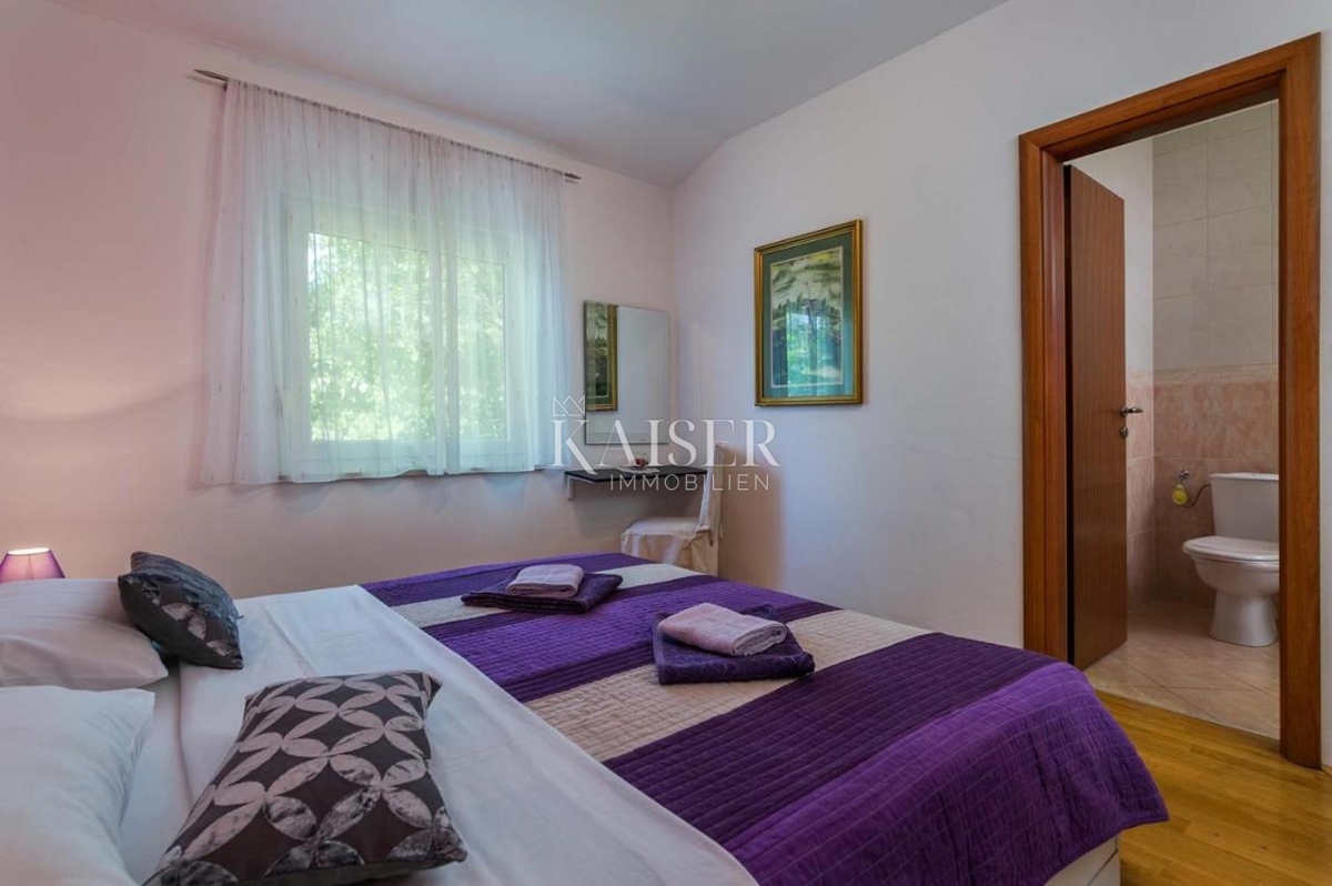 Istria, Pola - Casa familiare di 250 m² in posizione attraente con piscina