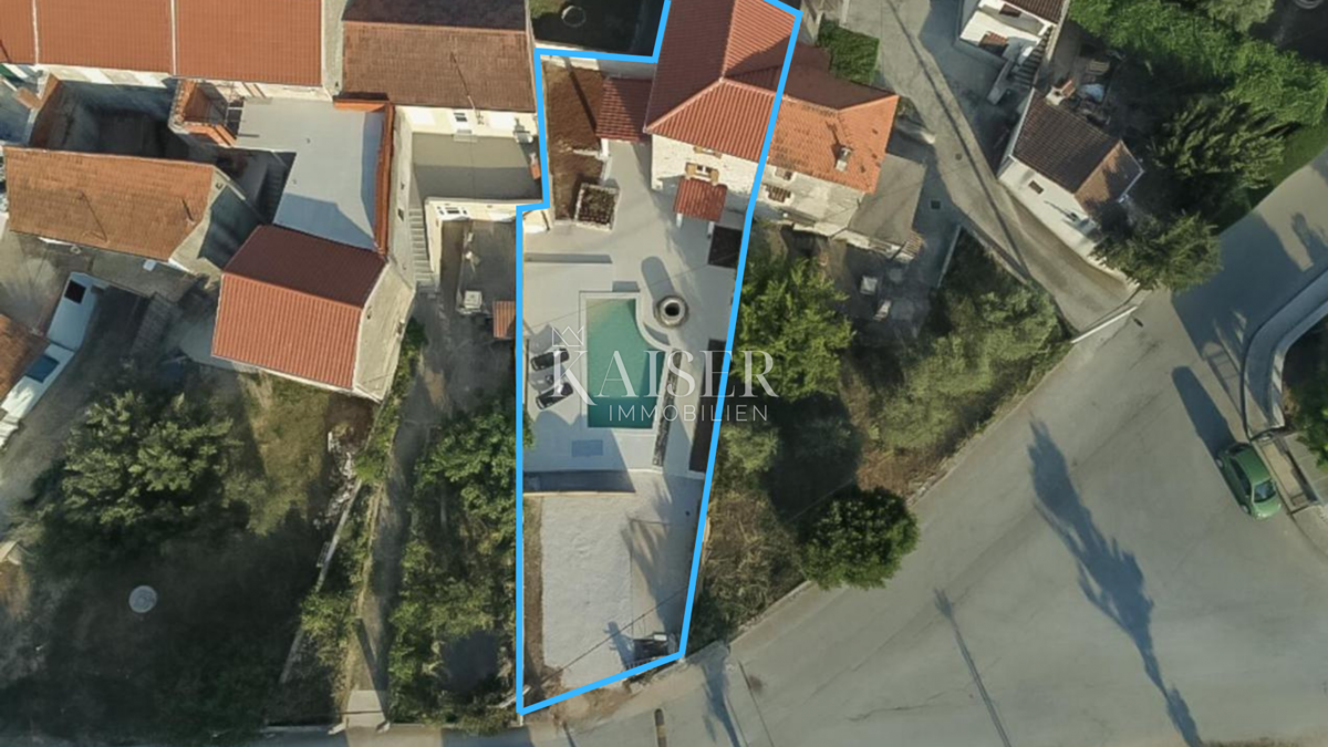 Isola di Ugljan, Sutominšćica - Casa in pietra prima fila al mare