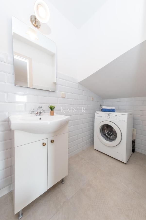 Isola di Ugljan, Sutominšćica - Casa in pietra prima fila al mare