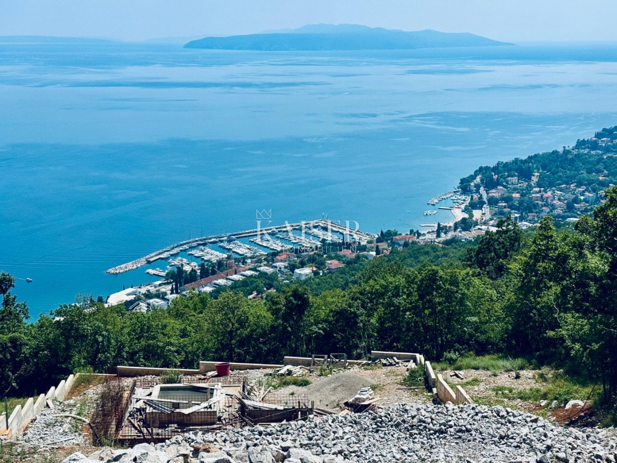 Abbazia, Veprinac – Terreno con vista fenomenale e permesso per una villa di lusso