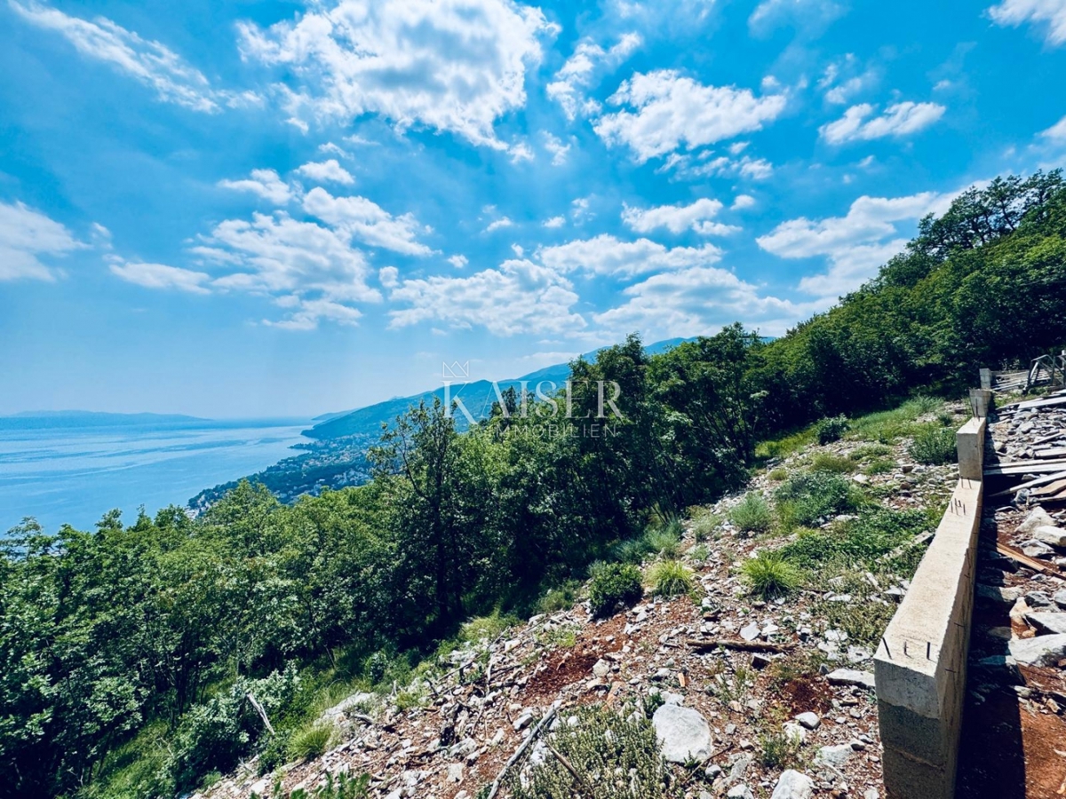 Abbazia, Veprinac – Terreno con vista fenomenale e permesso per una villa di lusso