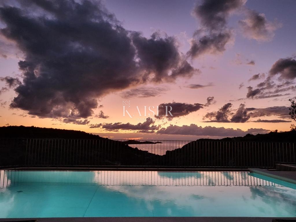 Villa Ražanj, Rogoznica, 230m2