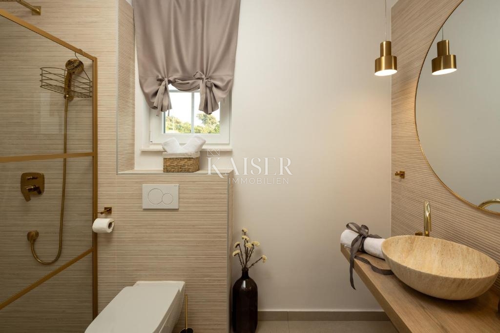 Villa Ražanj, Rogoznica, 230m2