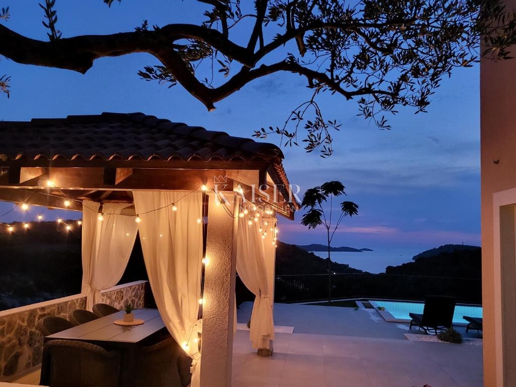 Villa Ražanj, Rogoznica, 230m2