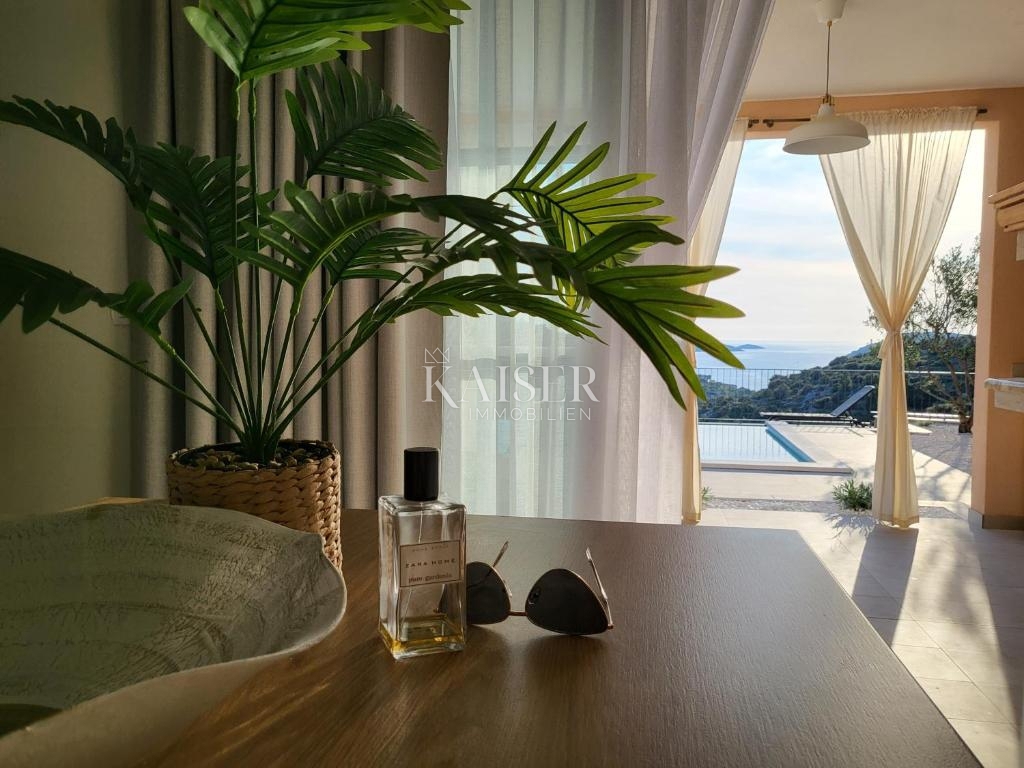 Villa Ražanj, Rogoznica, 230m2