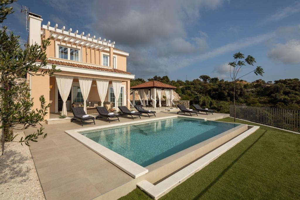 Villa Ražanj, Rogoznica, 230m2