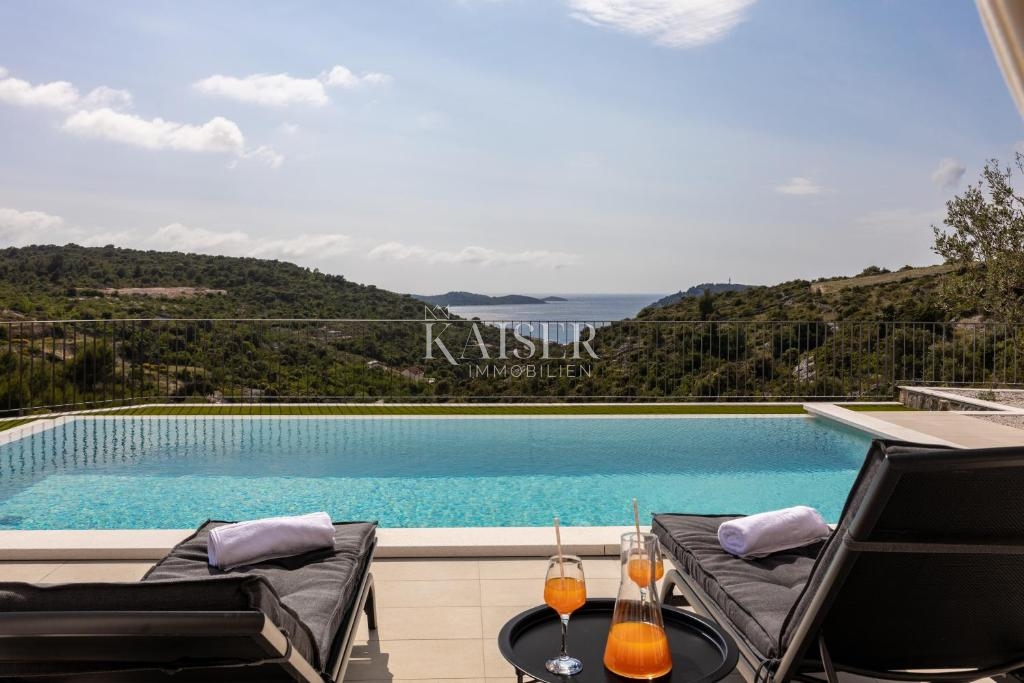 Villa Ražanj, Rogoznica, 230m2