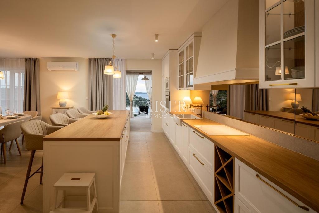 Villa Ražanj, Rogoznica, 230m2