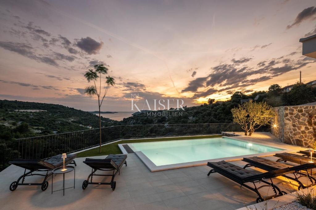 Villa Ražanj, Rogoznica, 230m2