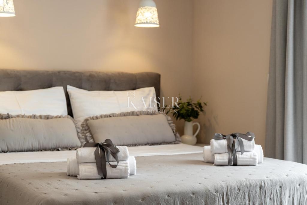 Villa Ražanj, Rogoznica, 230m2