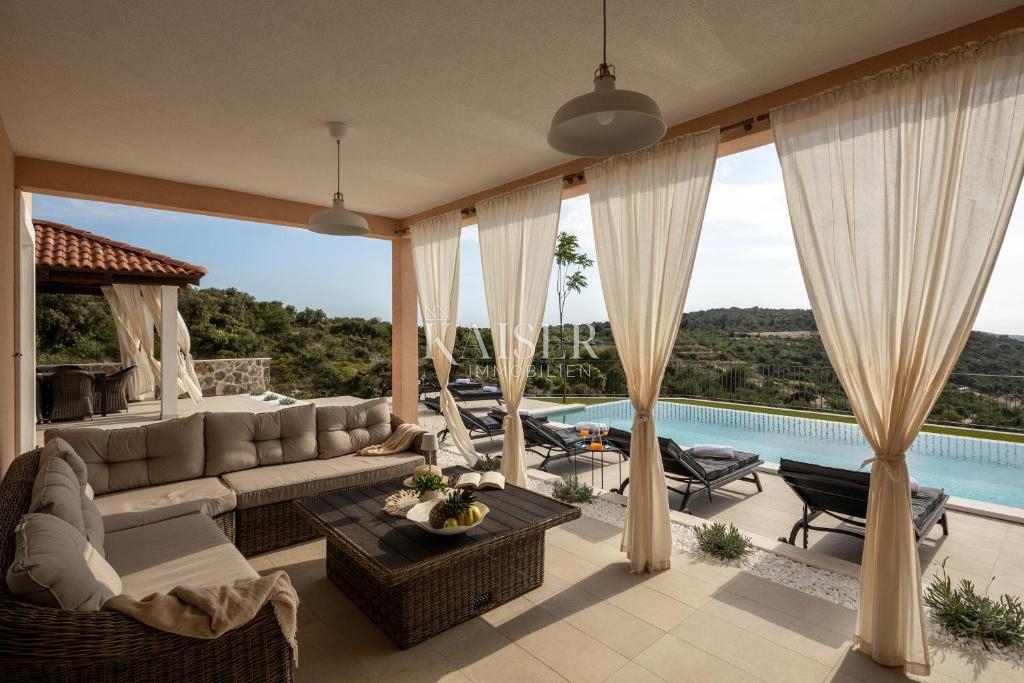 Villa Ražanj, Rogoznica, 230m2