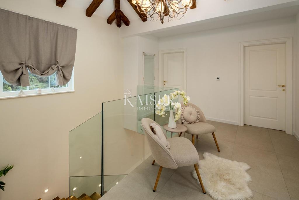 Villa Ražanj, Rogoznica, 230m2