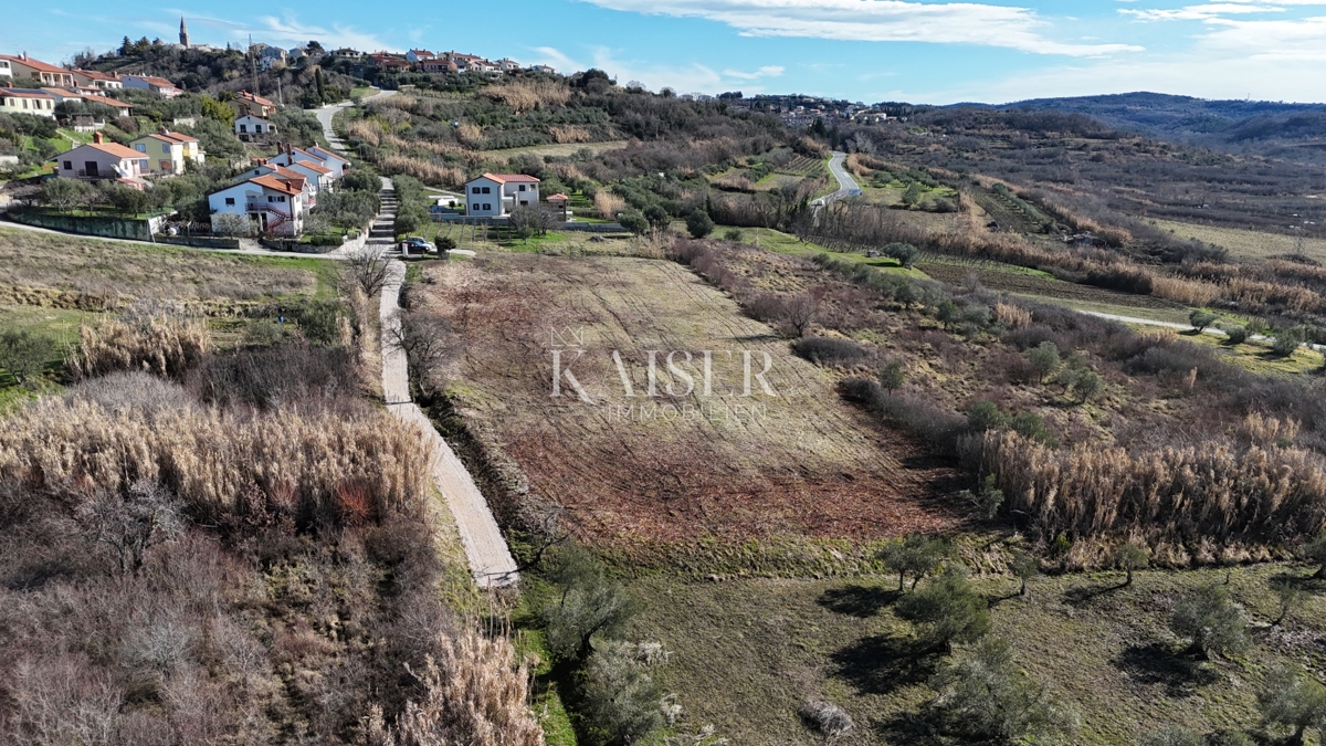 Земля під забудову Buje, 1.032m2