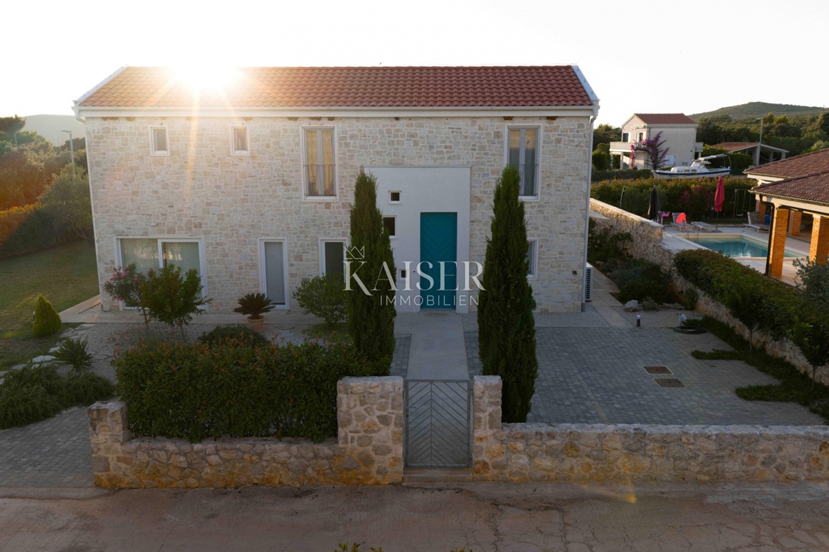 Zara, Ugljan - Villa mediterranea vicino al castello Califfi