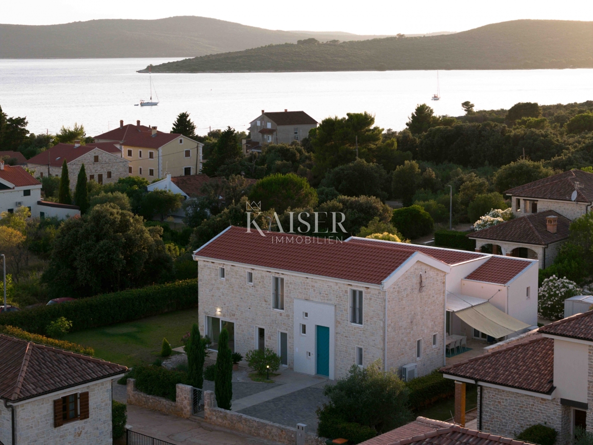 Zara, Ugljan - Villa mediterranea vicino al castello Califfi