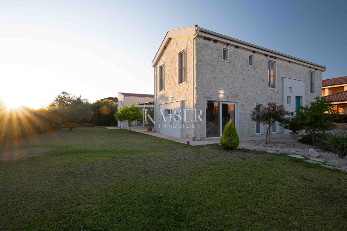 Zara, Ugljan - Villa mediterranea vicino al castello Califfi