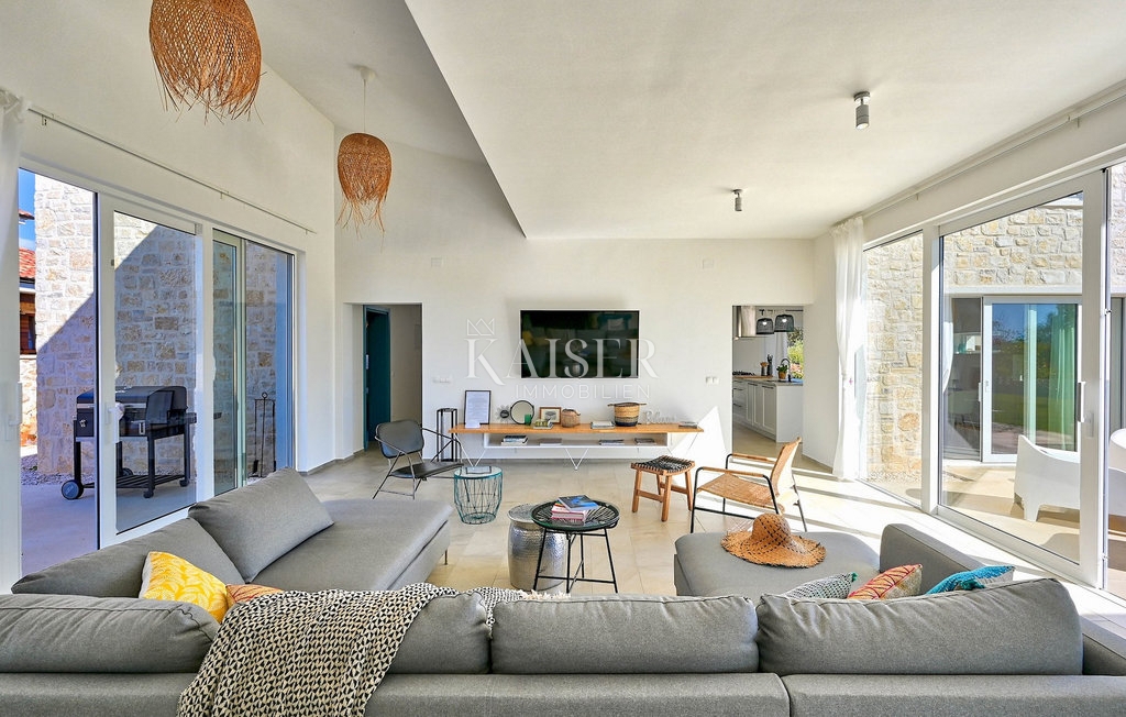 Zara, Ugljan - Villa mediterranea vicino al castello Califfi