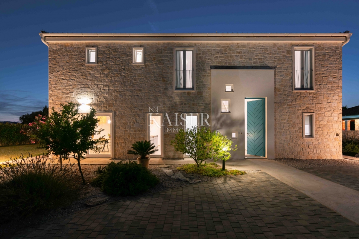 Zara, Ugljan - Villa mediterranea vicino al castello Califfi