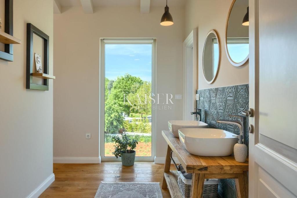 Istria - Visignano, bellissima villa mediterranea in pietra 