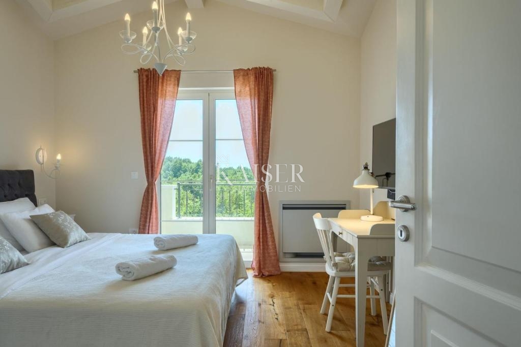 Istria - Visignano, bellissima villa mediterranea in pietra 