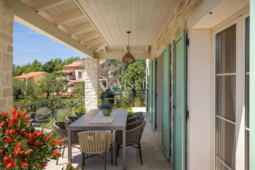 Istria - Visignano, bellissima villa mediterranea in pietra 