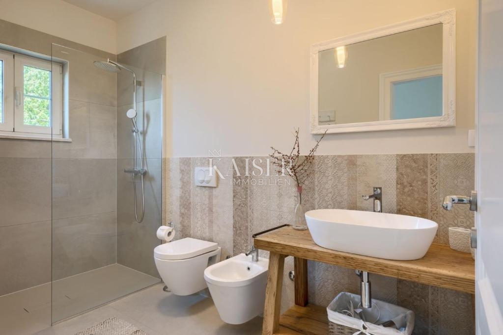 Istria - Visignano, bellissima villa mediterranea in pietra 