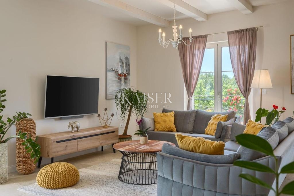 Istria - Visignano, bellissima villa mediterranea in pietra 