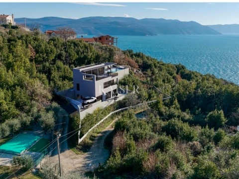 Opatija, Brseč - terreno con progetto, 740 m2