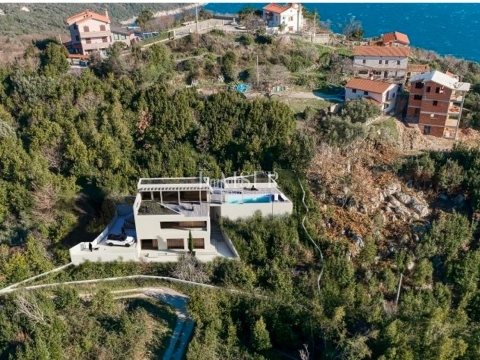 Opatija, Brseč - terreno con progetto, 740 m2