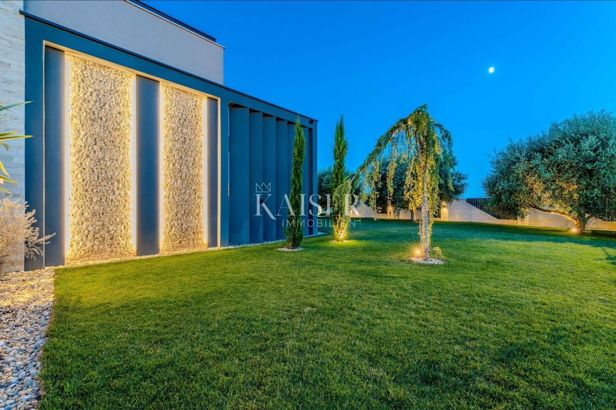 Zara, Privlaka – Villa moderna circondata da ulivi, vigneti e campi infiniti che si fondono con l’orizzonte del mare