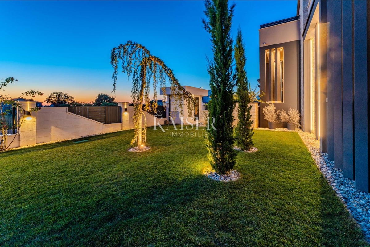 Zara, Privlaka – Villa moderna circondata da ulivi, vigneti e campi infiniti che si fondono con l’orizzonte del mare