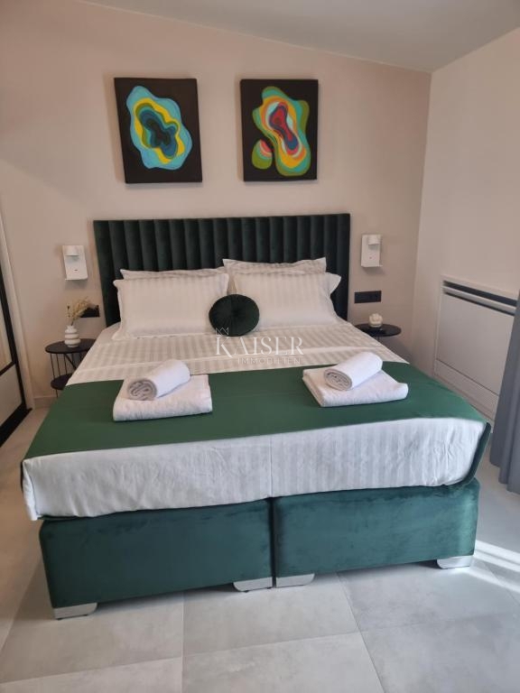 Zara, Privlaka – Villa moderna circondata da ulivi, vigneti e campi infiniti che si fondono con l’orizzonte del mare